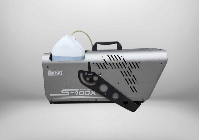 Snow Machine S-100X for hire